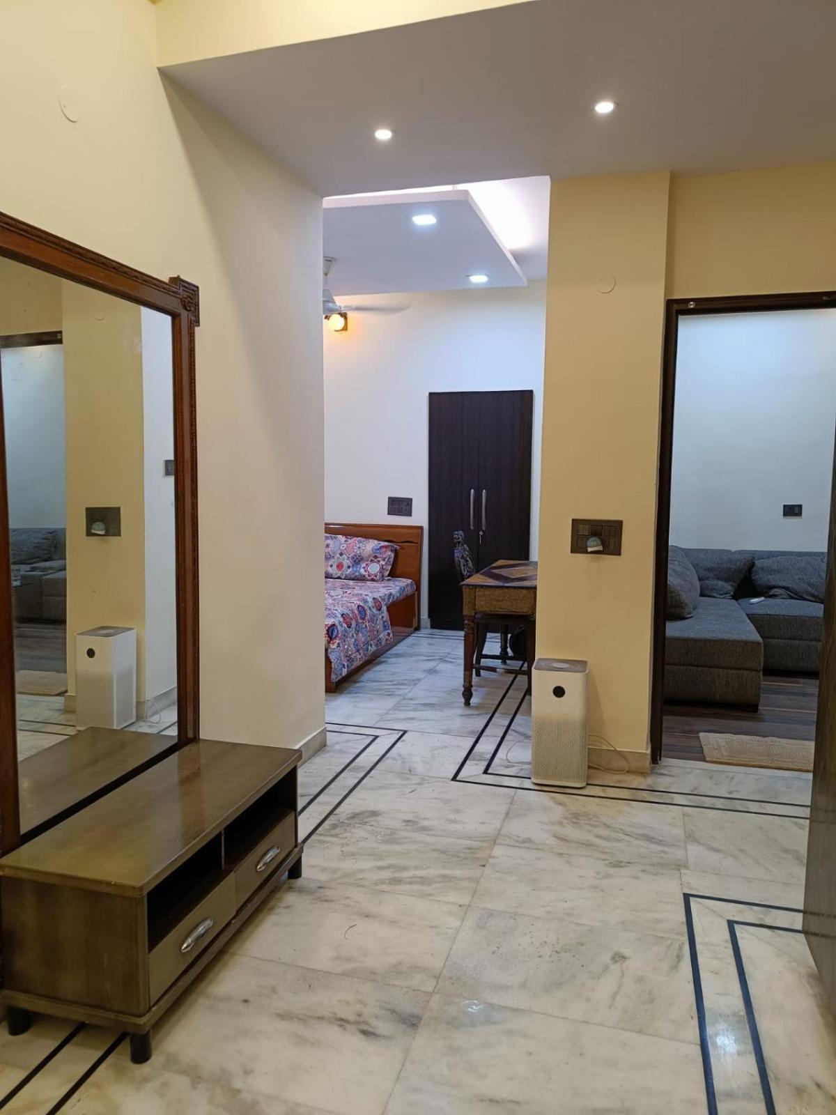 Homestay In Connaught Place New Delhi Exteriör bild