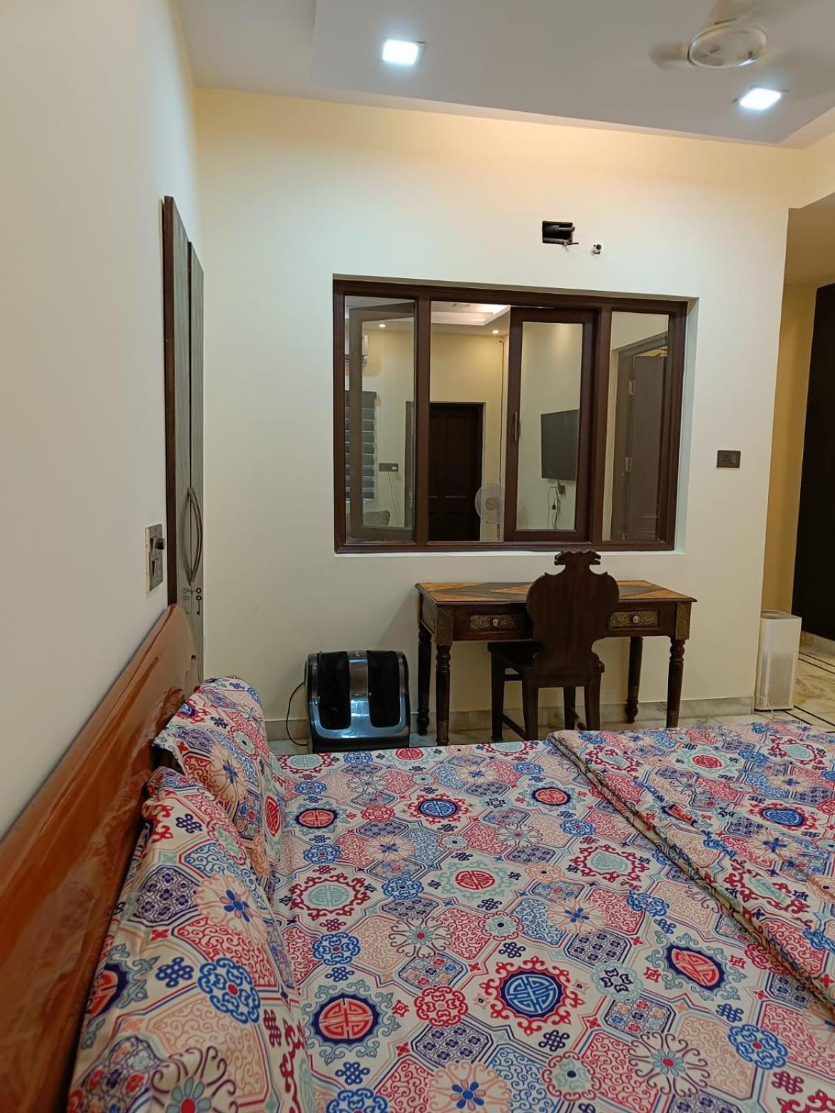 Homestay In Connaught Place New Delhi Exteriör bild